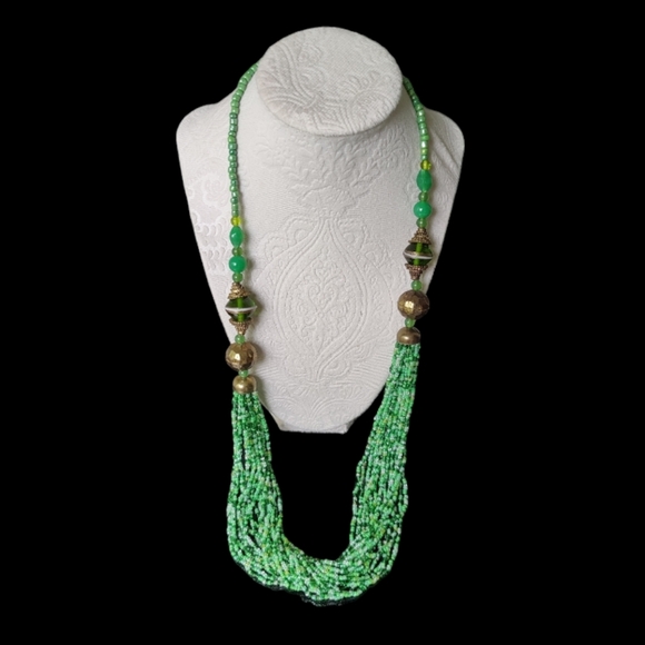 Green seed beads boho necklace - Picture 3 of 4